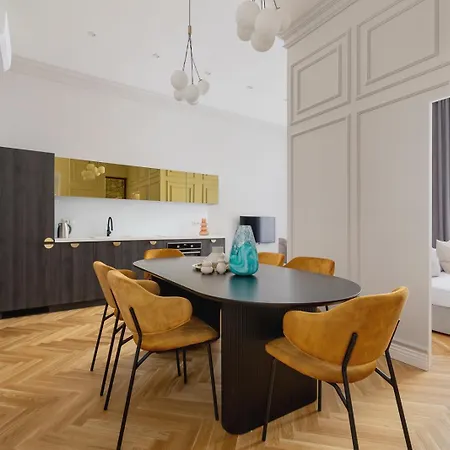 Apartment Amalia Suite - 3BR with Sauna&AC - Kazimierz Krakau
