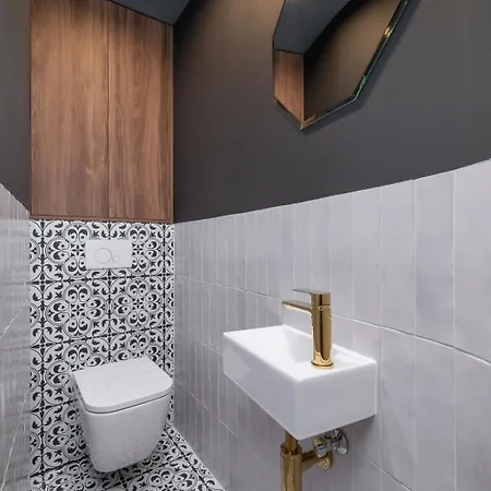 Amalia Suite - 3BR with Sauna&AC - Kazimierz Apartment Krakau
